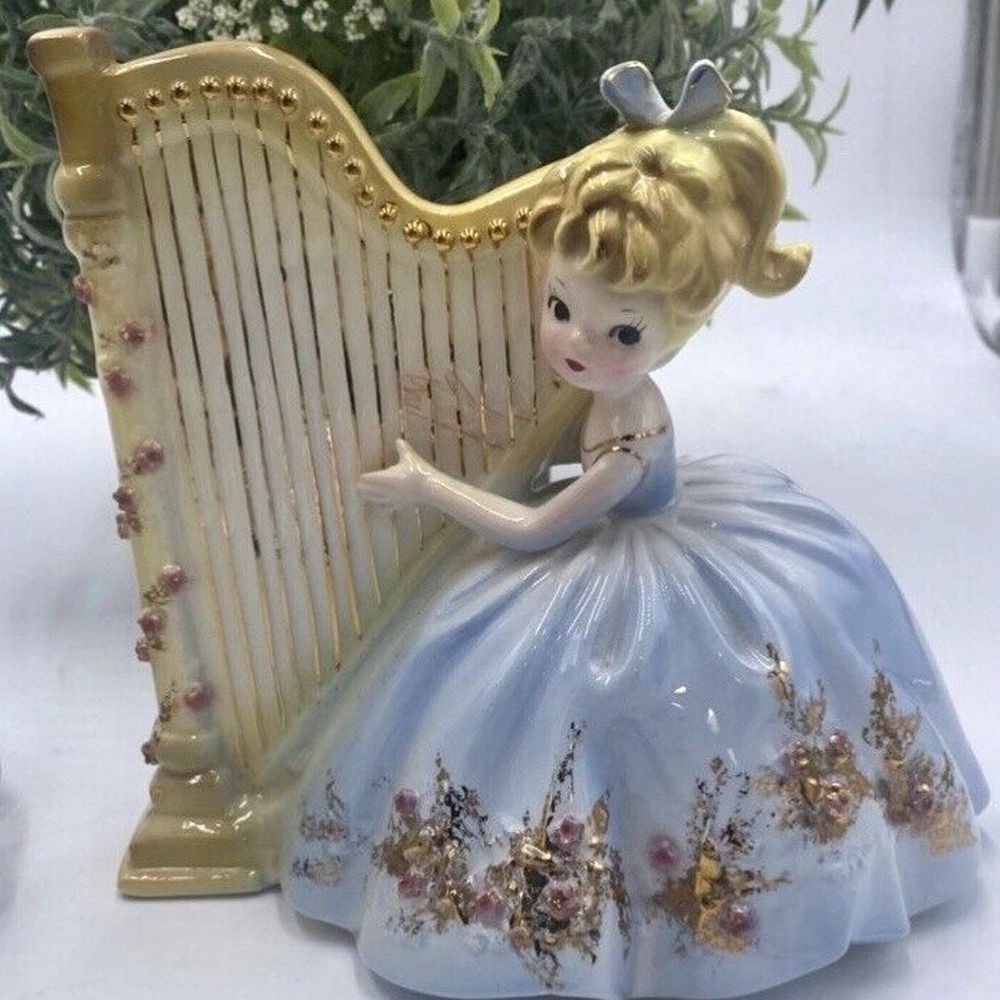 Josef Originals Robin Playing Harp Musicale Series 5.25" Figurine Collectible